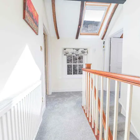 Hébergement de vacances Pass The Keys In Quiet Yard, Patio And Parking Permit *